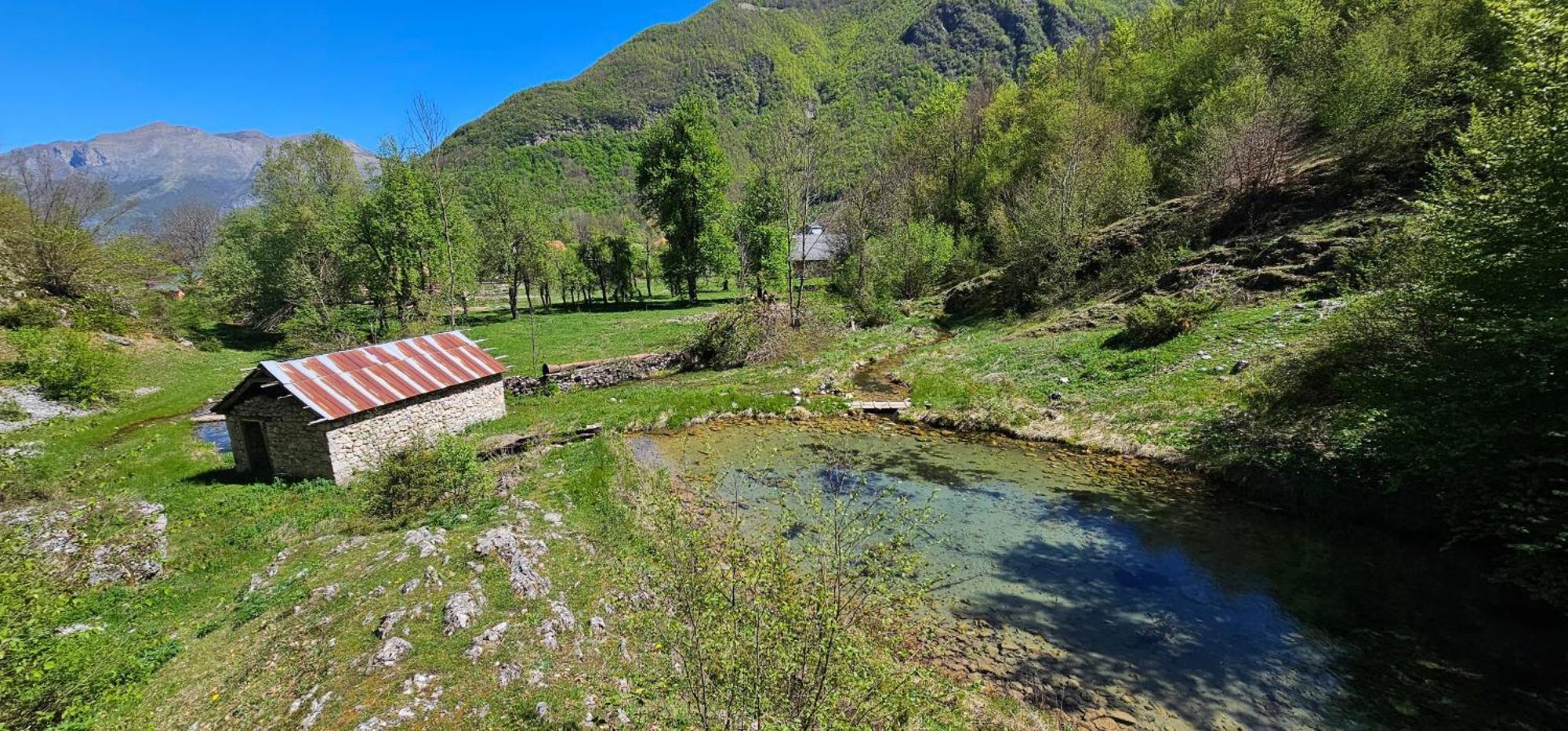 Villa Ekoo Katun Jezerca Vuthaj Exterior foto
